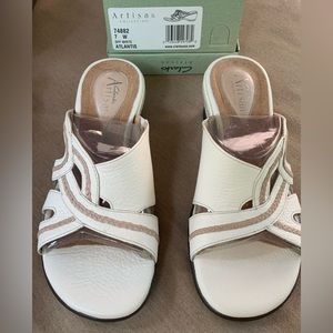Clark’s l Atlantis Artisan Sandals— Off White NWT